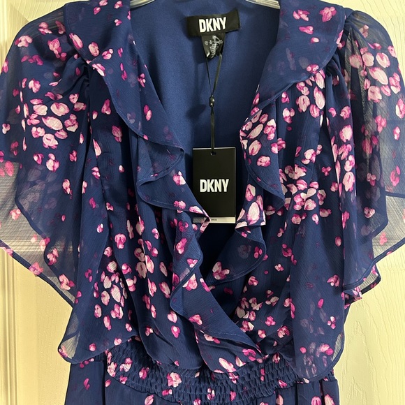DKNY NWT 🎀host pick🎀 Floral-Print Flutter-Sleeve Smocked-Waist Dress size 12 - Picture 8 of 11